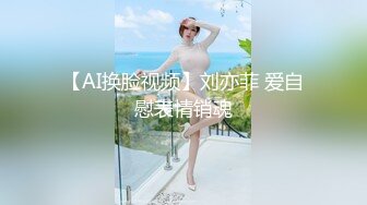 熟女厕所扣穴表情极其淫荡