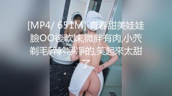 十二月新流出大神潜入水上乐园更衣室偷拍美女更衣❤️几个女的贪图方便站在长凳上穿衣服