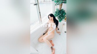 极品短发骚逼女友~奶大眼睛大活更没的说~下班回来第一件事就要吃鸡啪啪~必须的满足她！！