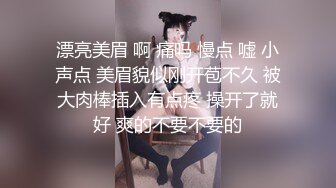 厕拍绿色吊带连衣裙高跟长发美女