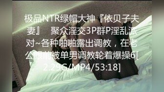 健身教练上门指导双人运动的正确姿势