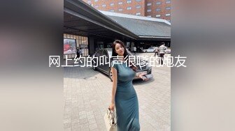 商场女厕全景偷拍几个高颜值美女嘘嘘2 (11)