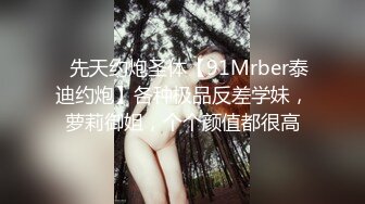 轻熟女喜欢吃鸡，动作娴熟，很是主动